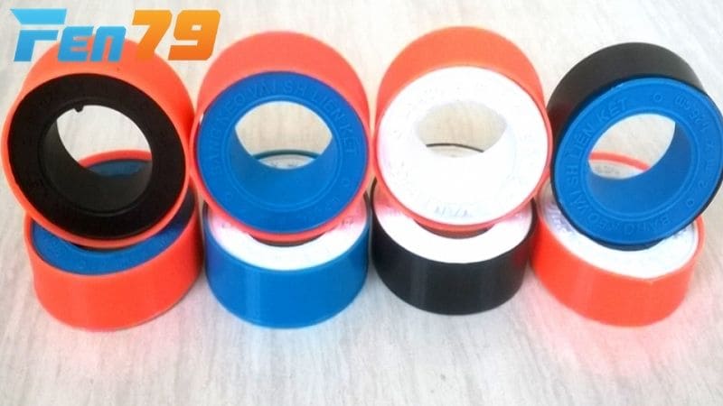 Chuẩn bị các vật dụng để băng cựa gà